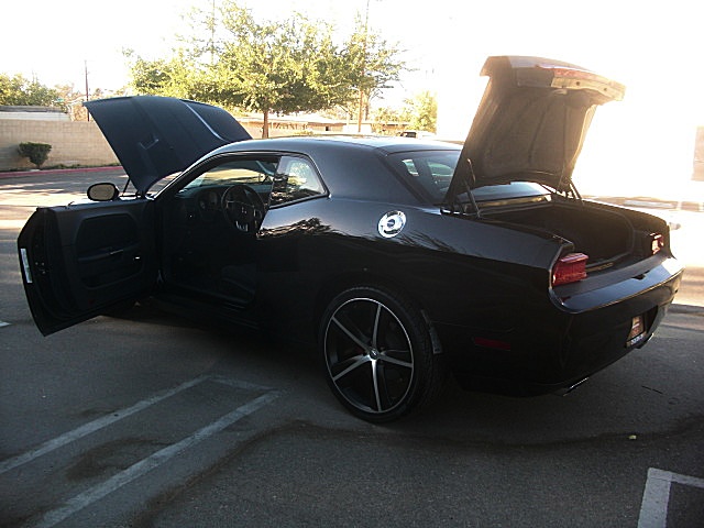 2012ChallengerBLK/25e40a.JPG