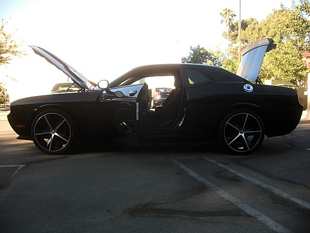2012ChallengerBLK/25e40a.JPG