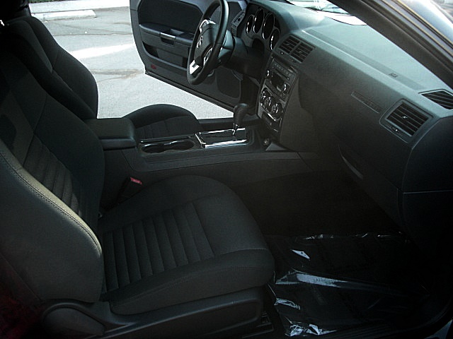 2012ChallengerBLK/25e34a.JPG