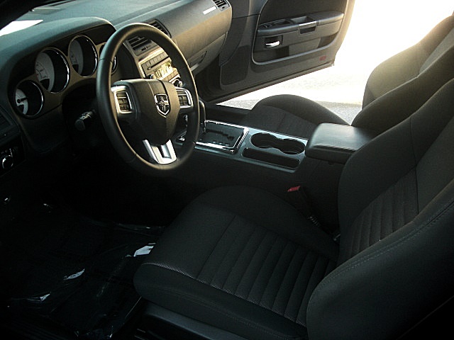 2012ChallengerBLK/25e34a.JPG