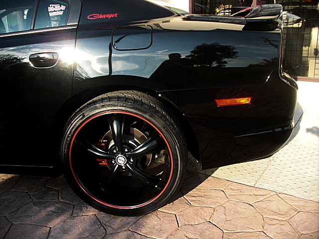 2012ChargerBLk/25a53.JPG