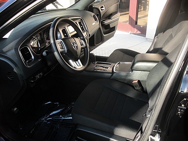 2012ChargerBLk/25a53.JPG