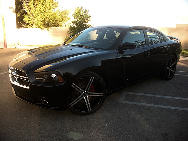 2012ChargerBLk/25x20.JPG