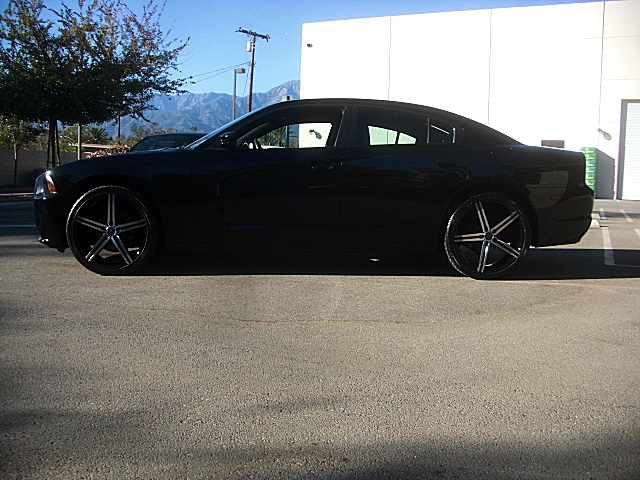 2012ChargerBLk/25x20.JPG