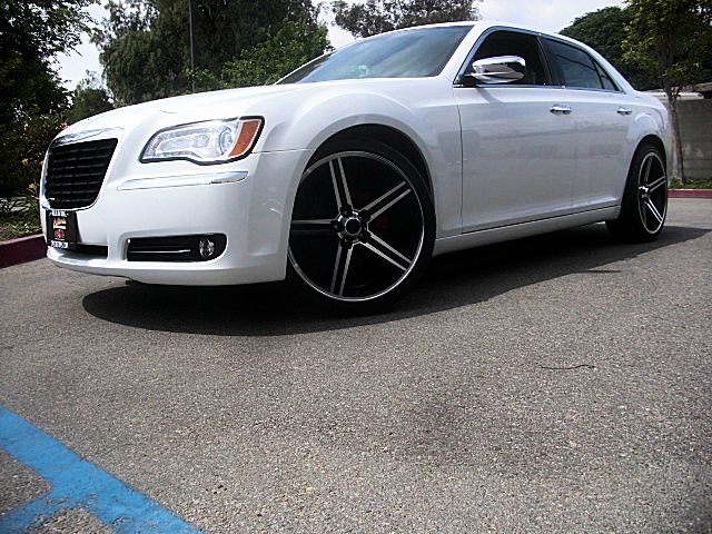 2012Ltd300white/25c34a.JPG