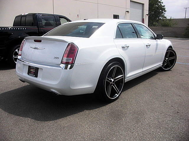 2012Ltd300white/25c34a.JPG
