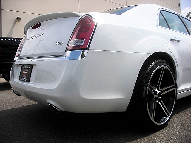 2012Ltd300white/25c34a.JPG