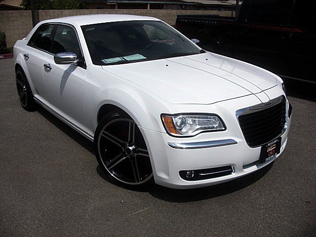 2012Ltd300white/25c10a.JPG