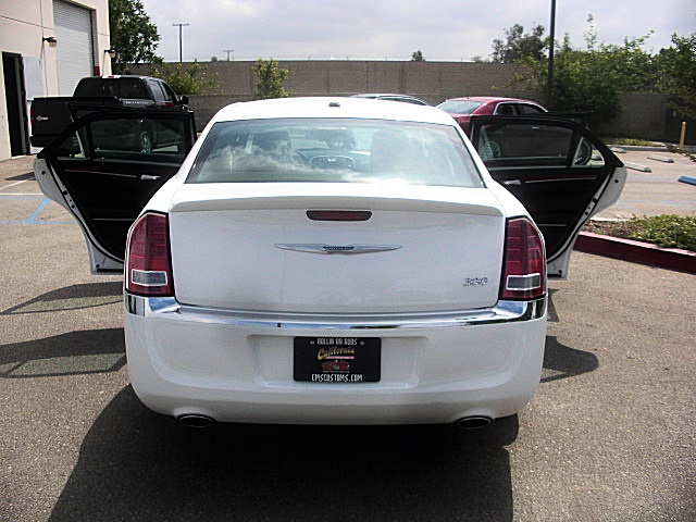 2012Ltd300white/25c34a.JPG