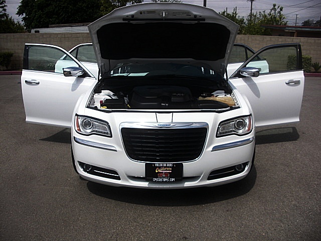 2012Ltd300white/25c34a.JPG