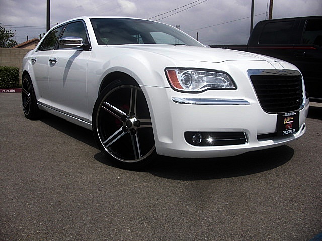 2012Ltd300white/25c10a.JPG