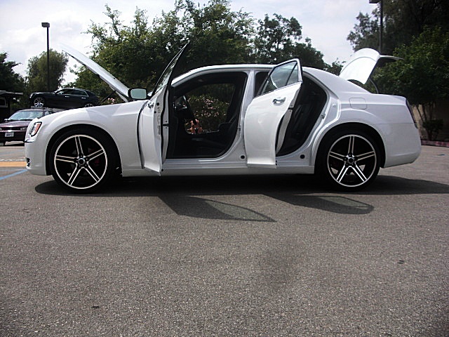 2012Ltd300white/25c34a.JPG
