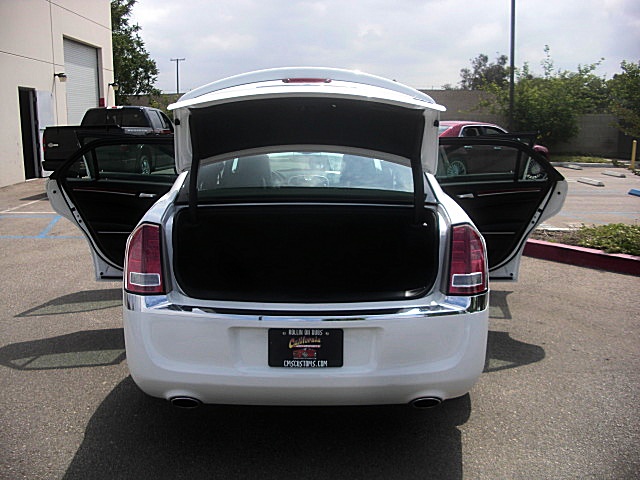 2012Ltd300white/25c34a.JPG