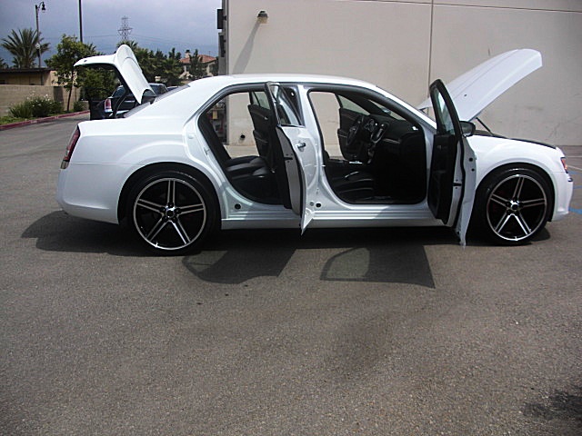 2012Ltd300white/25c34a.JPG