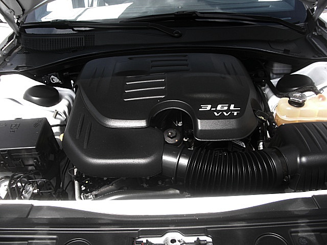 2012Ltd300white/25c59a.JPG