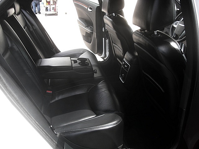 2012Ltd300white/25c59a.JPG