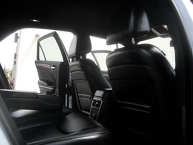 2012Ltd300white/25c59a.JPG