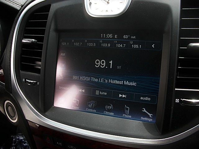2012Ltd300white/25c59a.JPG