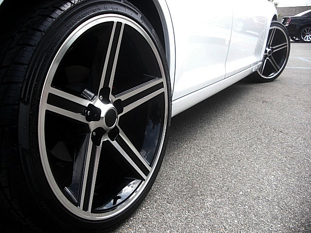 2012Ltd300white/25c59a.JPG