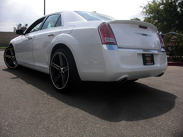 2012Ltd300white/25c10a.JPG