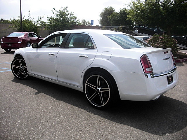 2012Ltd300white/25c10a.JPG