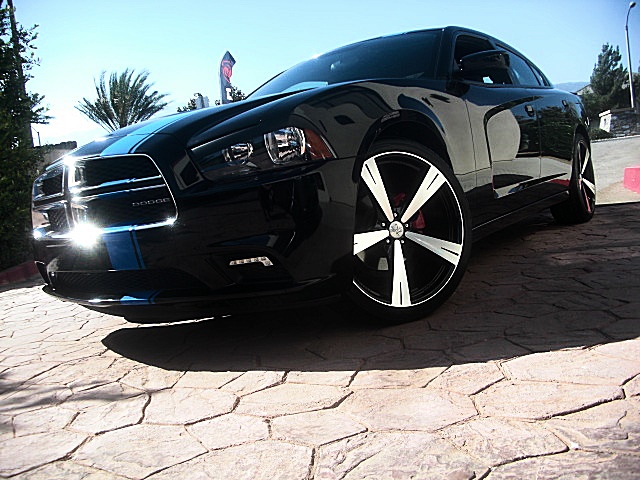 2012chargerBlk/25r15.JPG