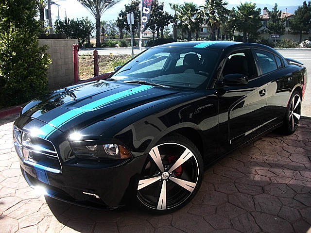 2012chargerBlk/25r65.JPG