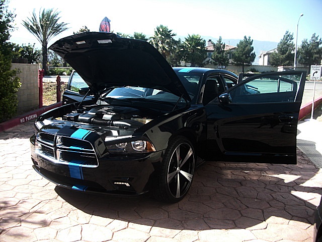 2012chargerBlk/25r65.JPG