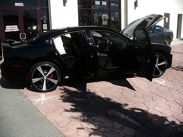2012chargerBlk/25r65.JPG