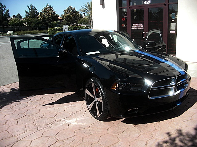 2012chargerBlk/25r65.JPG