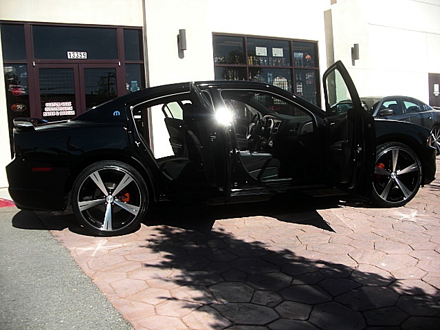 2012chargerBlk/25r65.JPG