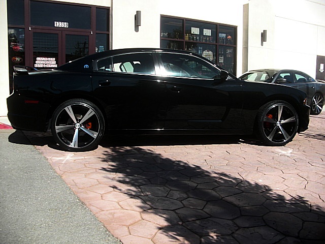 2012chargerBlk/25r65.JPG
