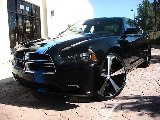 2012chargerBlk/25r65.JPG