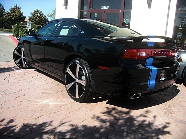 2012chargerBlk/25r65.JPG