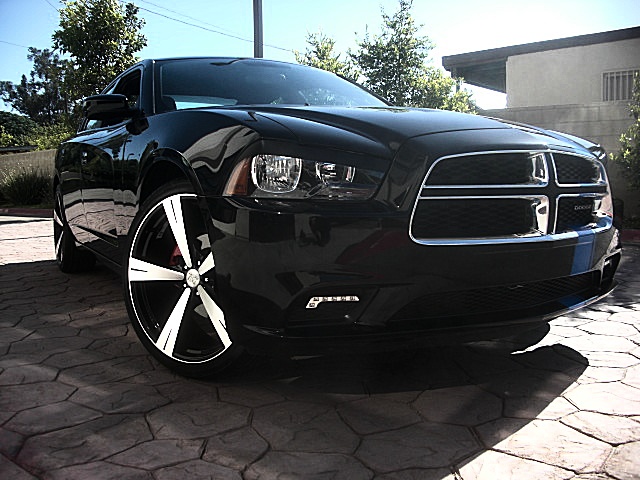 2012chargerBlk/25r65.JPG
