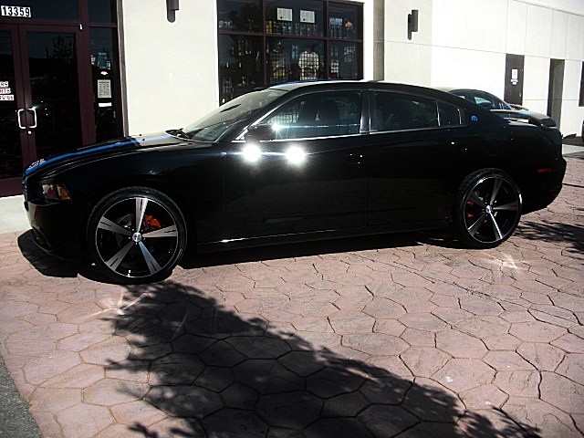 2012chargerBlk/25r65.JPG