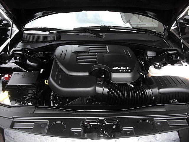 2013Chry300Blk/25a45.JPG