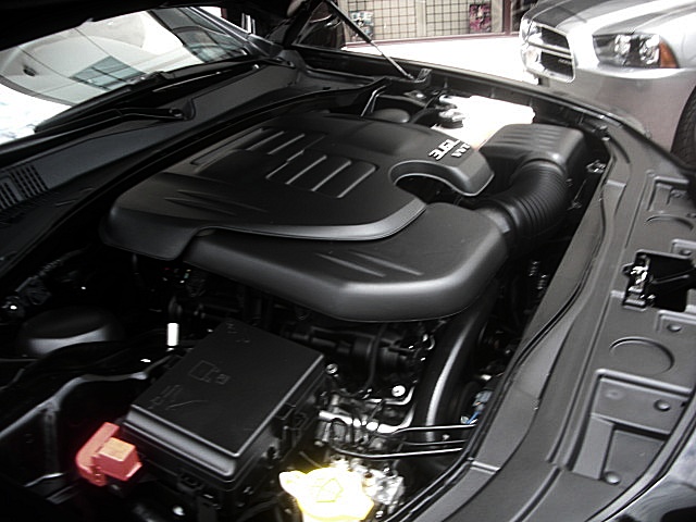 2013Chry300Blk/25a45.JPG
