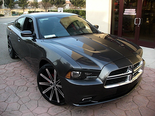 2013chargerDarkGray/25a35.JPG