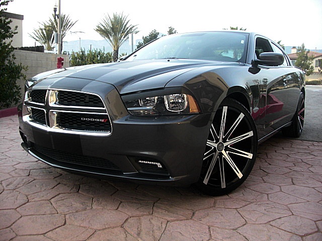 2013chargerDarkGray/25a35.JPG