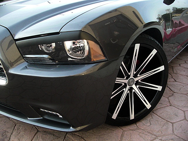 2013chargerDarkGray/25a40.JPG
