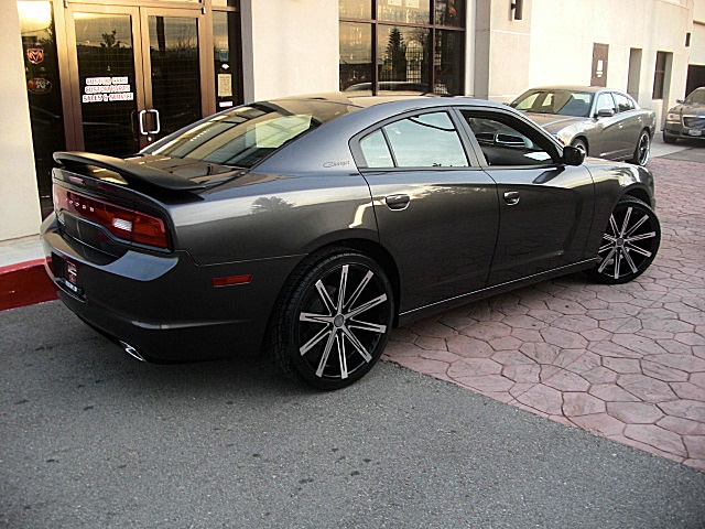 2013chargerDarkGray/25a35.JPG