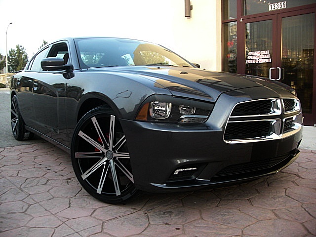 2013chargerDarkGray/25a35.JPG