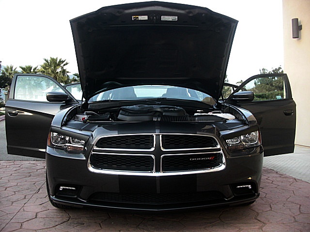 2013chargerDarkGray/25a35.JPG