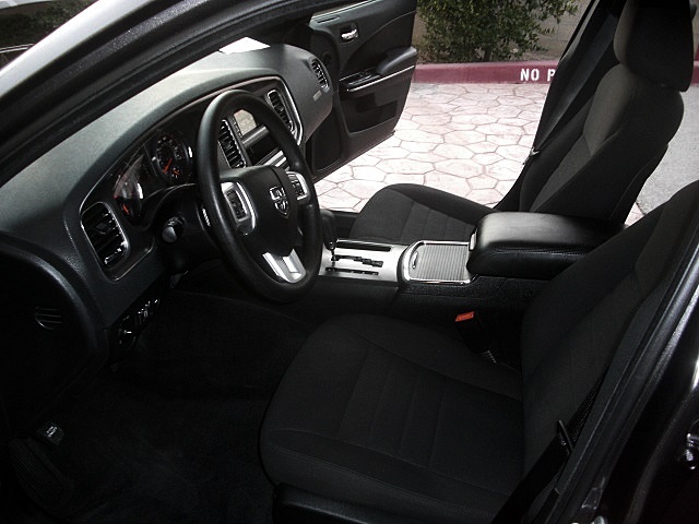 2013chargerDarkGray/25a40.JPG