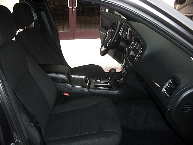 2013chargerDarkGray/25a40.JPG