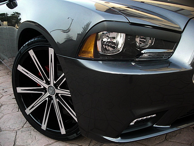 2013chargerDarkGray/25a40.JPG