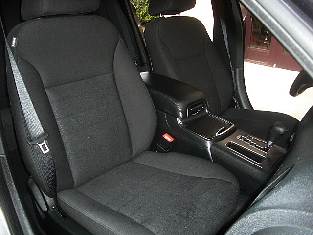 2013chargerDarkGray/25a40.JPG