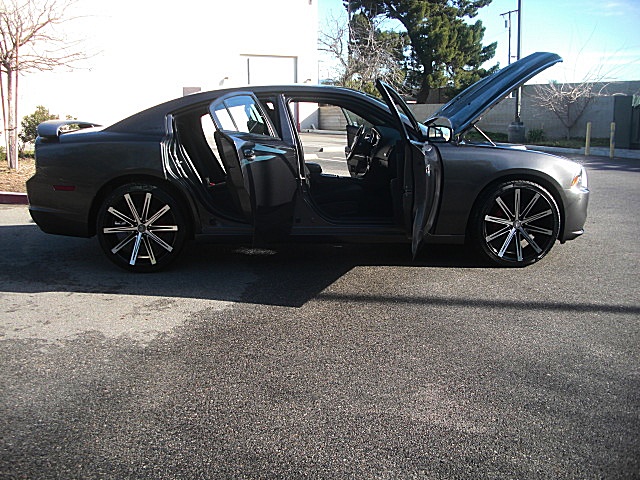 2013chargerDarkGray/25b49.JPG