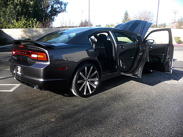 2013chargerDarkGray/25b49.JPG